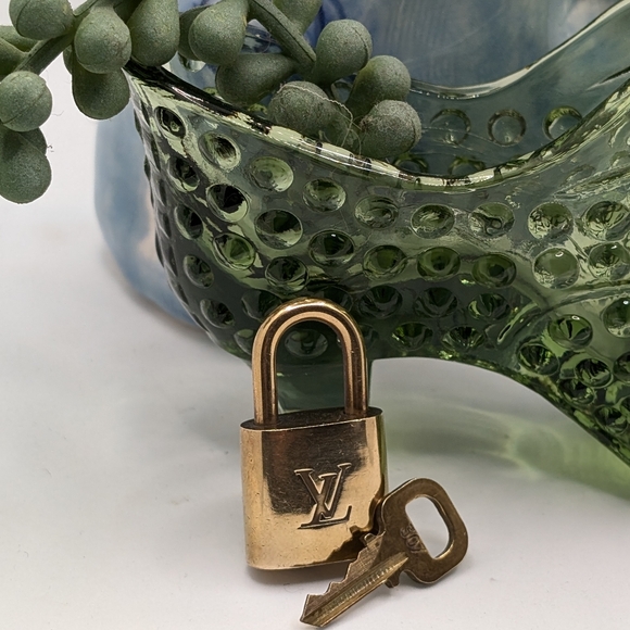 LV Louis Vuitton lock and key set number 307 - Picture 5 of 7